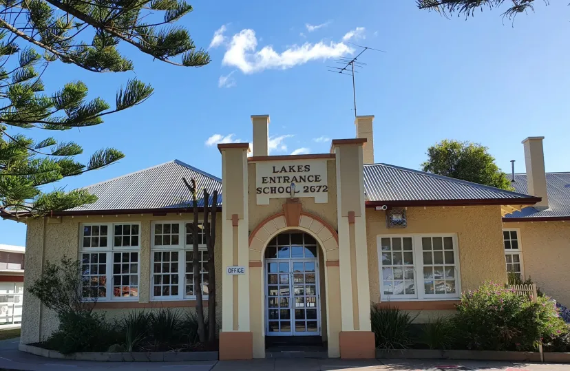 The school's 1926 administration building on Myer Street